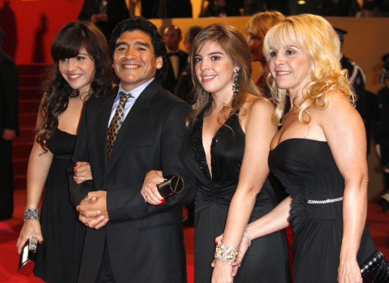 Hijas de Maradona demandan a exjueza tras polémica por anulación del juicio