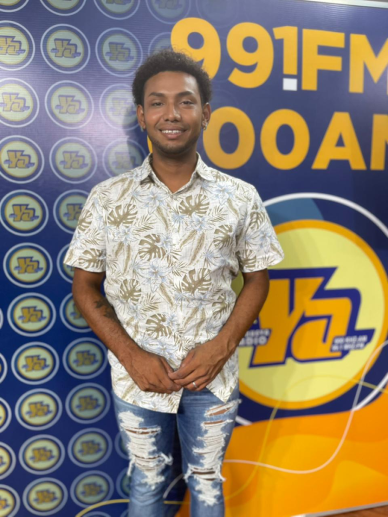 Hijo de Anthony Matthews sigue los pasos de su padre en la música