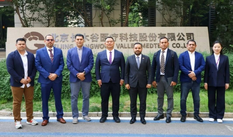 Médicos nicaragüenses se capacitan en China sobre robótica e Inteligencia Artificial