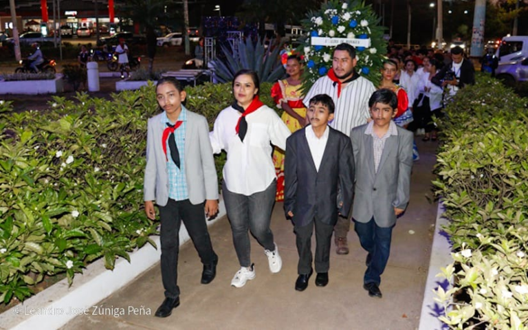 Alcaldía de Managua rinde homenaje al poeta Rigoberto López Pérez con derroche de arte