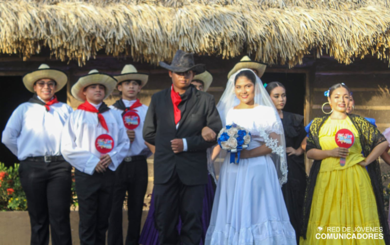 Juventud de Masaya rinde tributo al General Sandino en el 131 aniversario de su natalicio