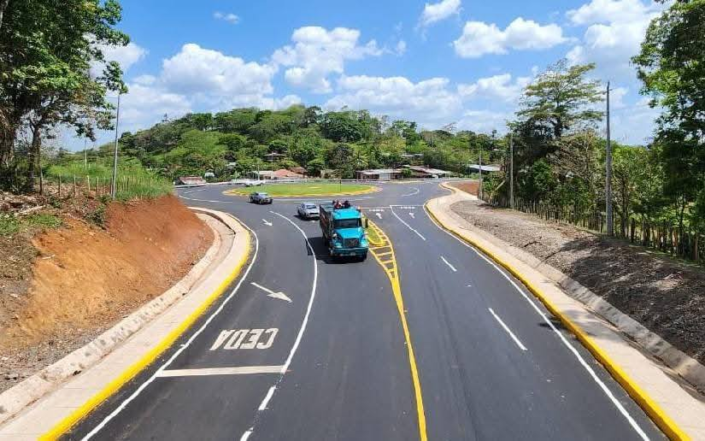 ¡Último tramo carretera Wanawana listo!