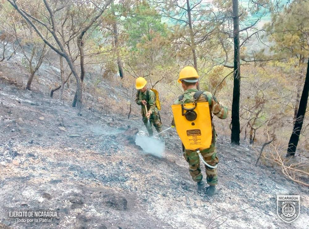 18 manzanas quemadas en Estelí. Ejército sofoca incendio