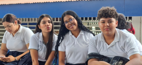 Estudiantes capitalinos participan en Festival de baloncesto, ajedrez y béisbol