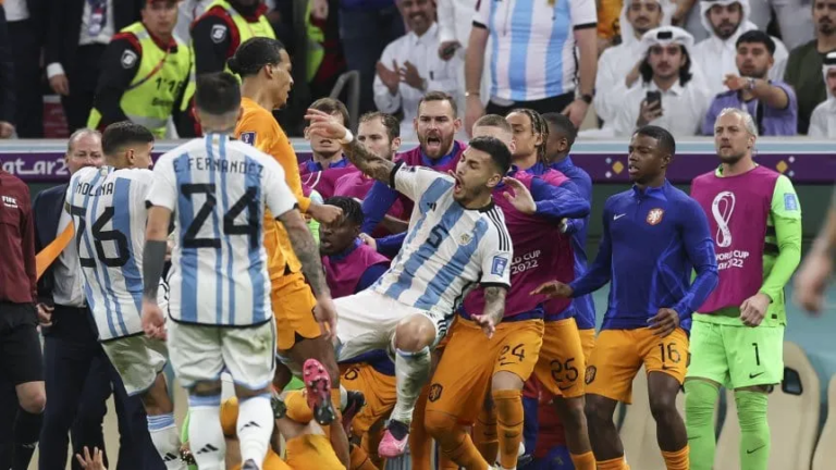 El partido mundialista con más tarjetas amarillas de la historia fue Argentina ante Países Bajos