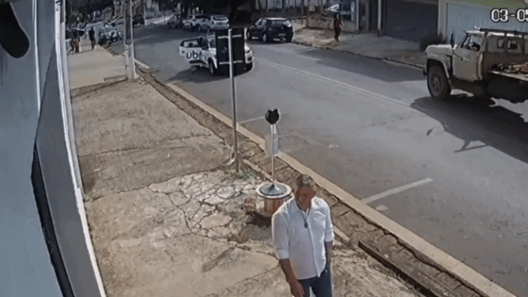 Mujer salta de un taxi en movimiento para no pagar