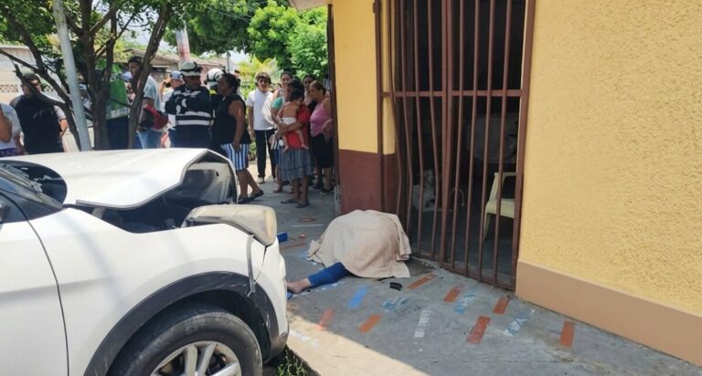 Mujer muere atropellada por camioneta en acera de vivienda en Somoto