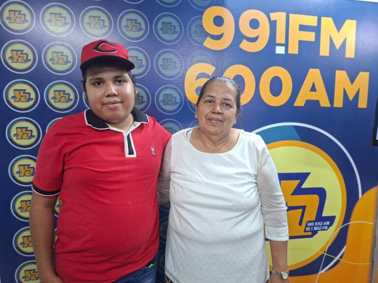 Terry: el joven con discapacidad motora que realiza sus prácticas en La Nueva Radio YA