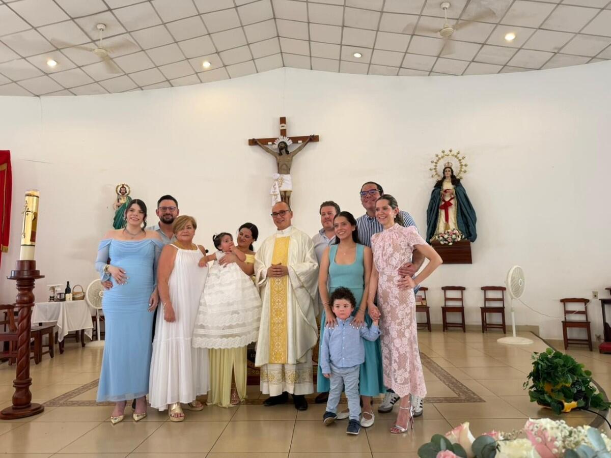 Bautizan en San Judas Tadeo a nieta de los Copresidentes de Nicaragua: Daniel Ortega y Rosario Murillo