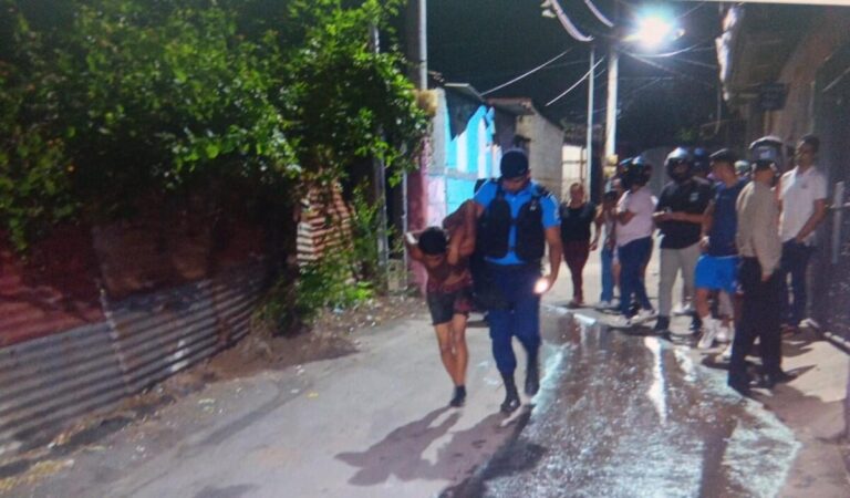 Primos borrachos se enfrentan por robo de celular en el barrio 19 de julio