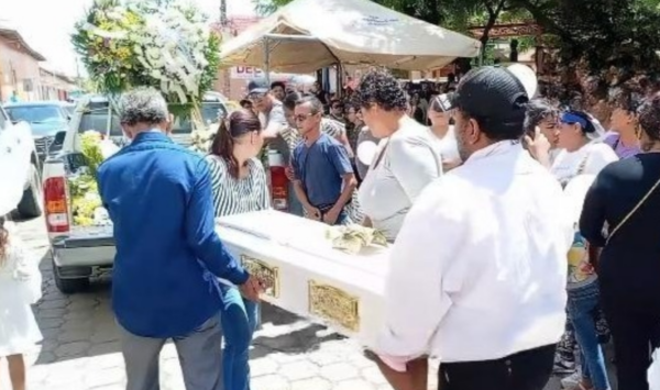 Nandaime da el último adiós a niño que murió atropellado por motociclista quien sigue prófugo