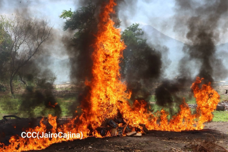 Autoridades incineran más de media tonelada de cocaína incautada por el Ejército de Nicaragua en Río San Juan