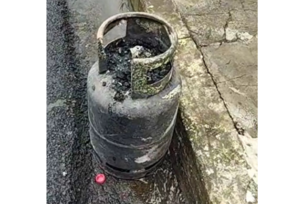 Incendio afecta vivienda en el barrio Monseñor Lezcano, en Managua