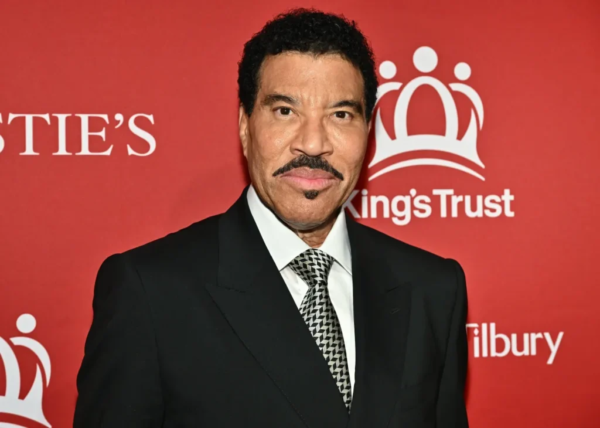 Lionel Richie se encuentra estable tras abandonar inesperadamente un concierto