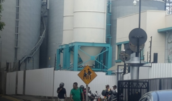 Guarda de seguridad murió arrollado por una rastra dentro de distribuidora de bebidas en Managua
