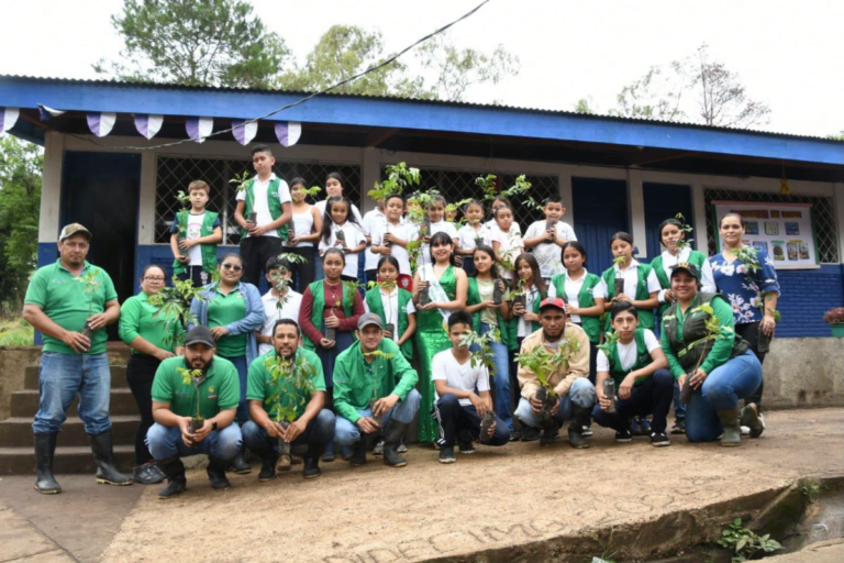 Jornada de reforestación en el humedal Lago de Apanás – Asturias, Jinotega