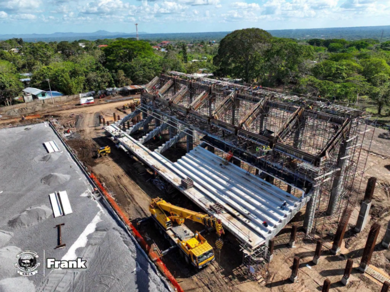 Avanza 90% construcción del nuevo estadio de fútbol en Catarina
