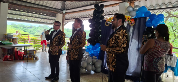Área 505 festeja el Papá Panzón de Tu Nueva Radio YA