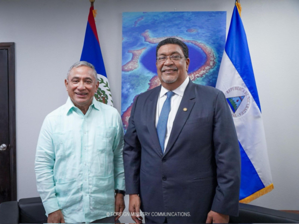 Primer Ministro de Belice se reúne con el Co-Canciller de Nicaragua Valdrack Jaentschke