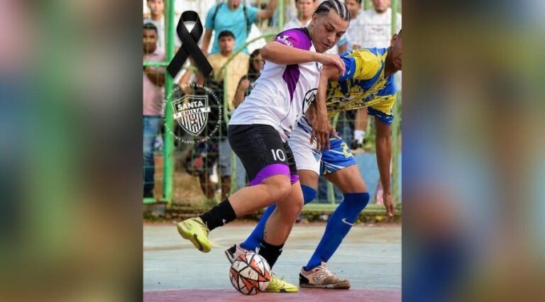 Futbolista muere y su hermano resulta lesionado al impactar contra árbol