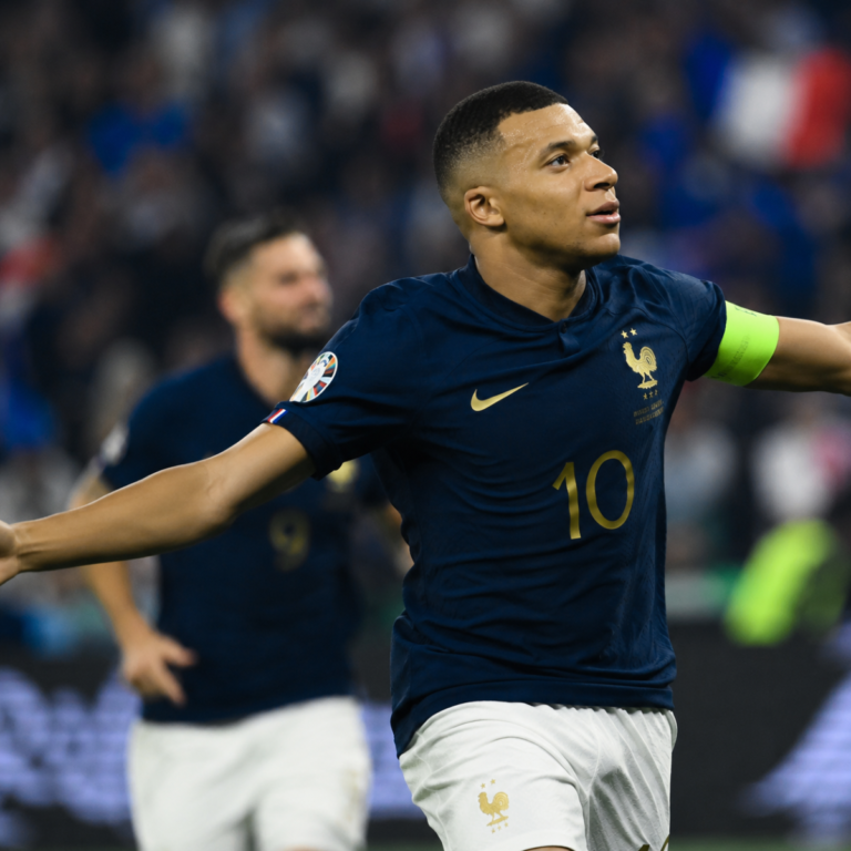 Kylian Mbappé hace historia guiando a Francia a su primera victoria en el Mundial