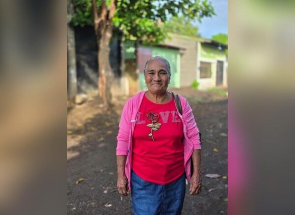 Encuentran a familias de señora tras más de medio siglo de separación
