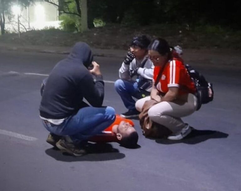 Motociclista lesionado al ser derribado por cable caído cerca de la Rotonda El Periodista