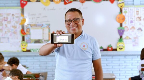 Tigo impulsa competencias digitales en docentes de Nicaragua