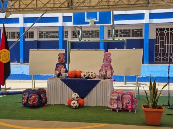 CSCEC entrega material educativo al colegio San Sebastián en Managua