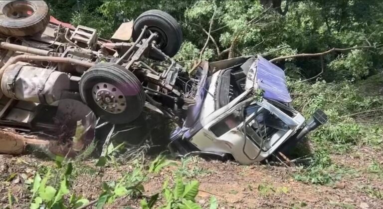 Muere conductor de camión en vuelco en San Ramón, Matagalpa