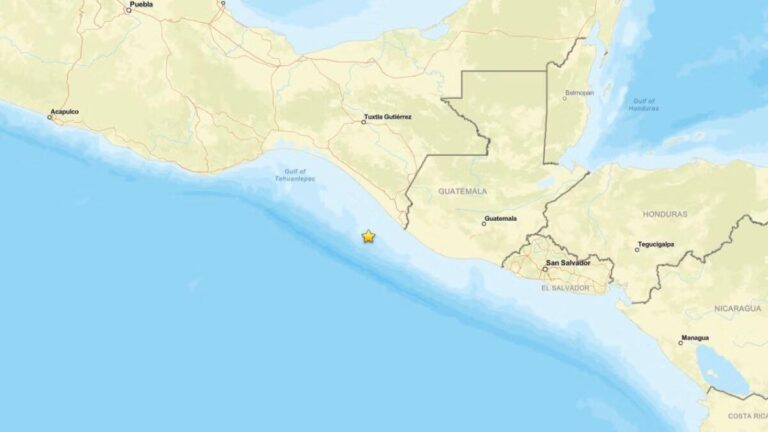 Sismo de magnitud 7.4 activa alerta de tsunami en México y Guatemala