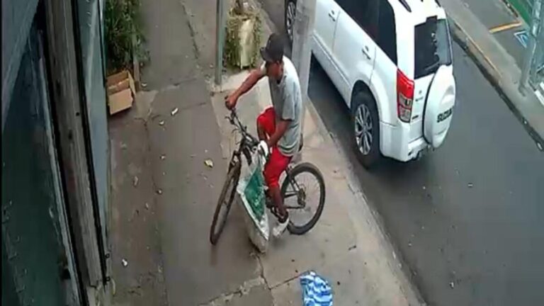 Roban bicicleta frente al Palí Las Mercedes y queda en video