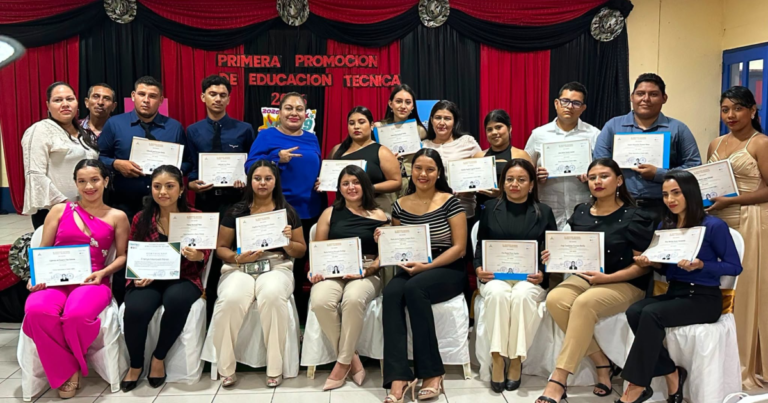 46 nuevos técnicos se gradúan en Centro Tecnológico Josefa Toledo
