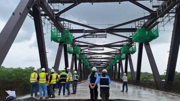 Ocho estudiantes de UNICYT visitan puente de Mulukukú
