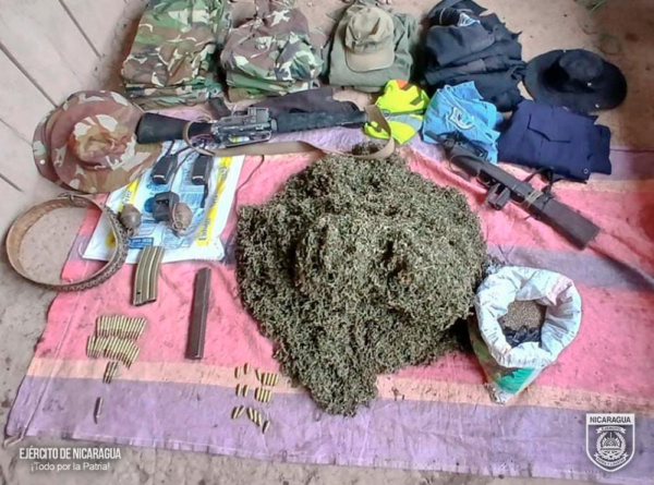 Ejército de Nicaragua retiene a 3 sujetos con armamento, pertrechos y marihuana en Siuna
