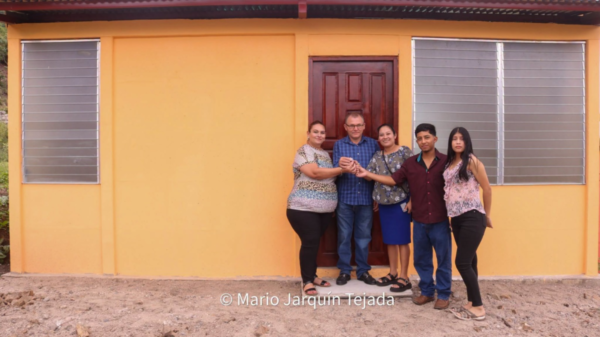 10 familias de Jinotega estrenan viviendas dignas
