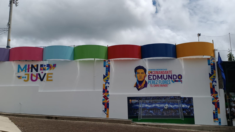 Carazo inaugura centro deportivo Edmundo Pérez Flores