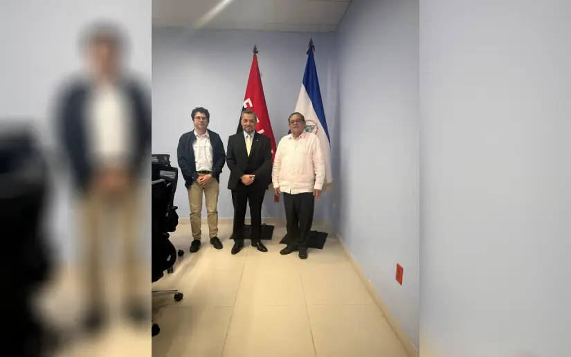 Jefe del Organismo de Energía Atómica visita Instituto de Protección y Sanidad Agropecuaria