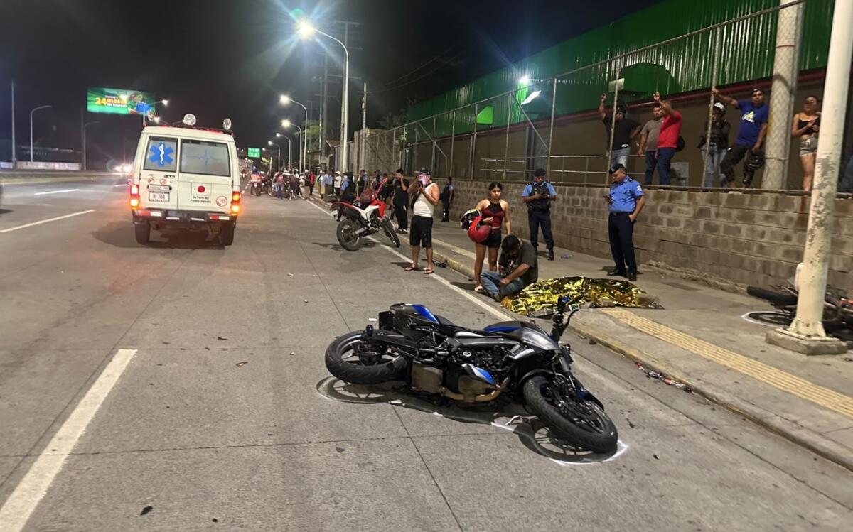 Jovencita fallece en choque de motocicletas en Carretera Sur