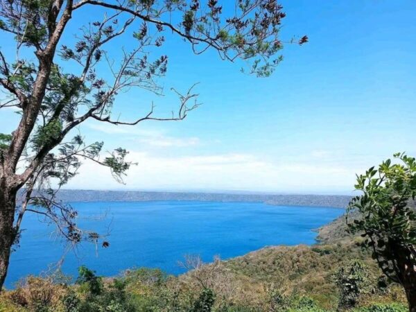 Hallan sanos en Catarina a dos chavalos desaparecidos en Laguna de Apoyo