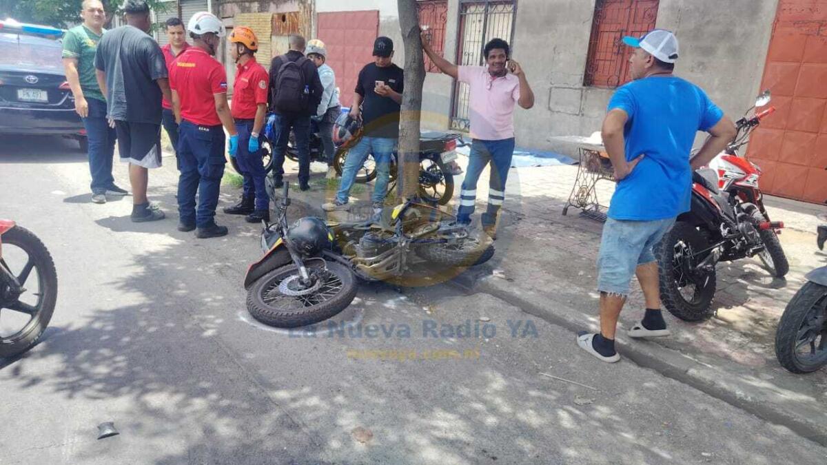 Los ocupantes de la moto salieron rodando sobre el
