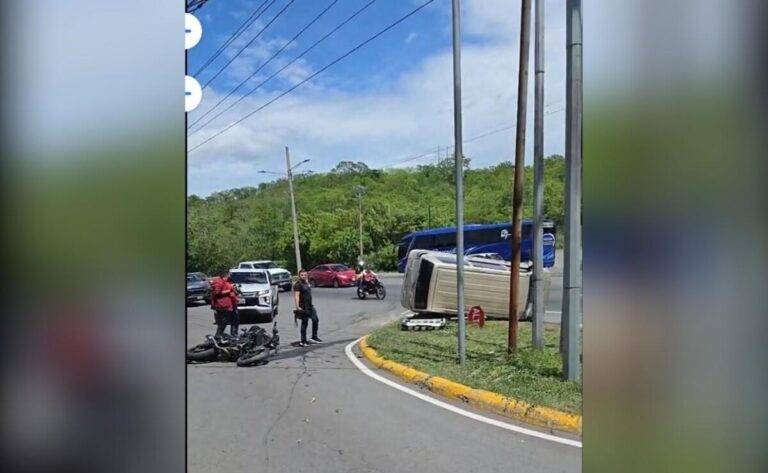 Motociclista grave tras choque y vuelco en carretera a León