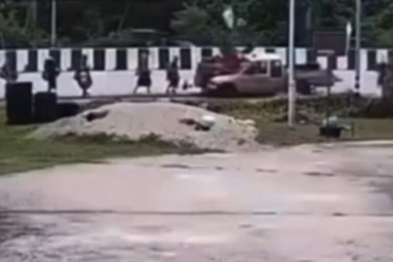 Niño de 11 años mata a 8 monjes en Tailandia