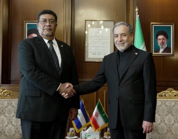Canciller de Nicaragua se reúne con su homólogo de Irán en Teherán