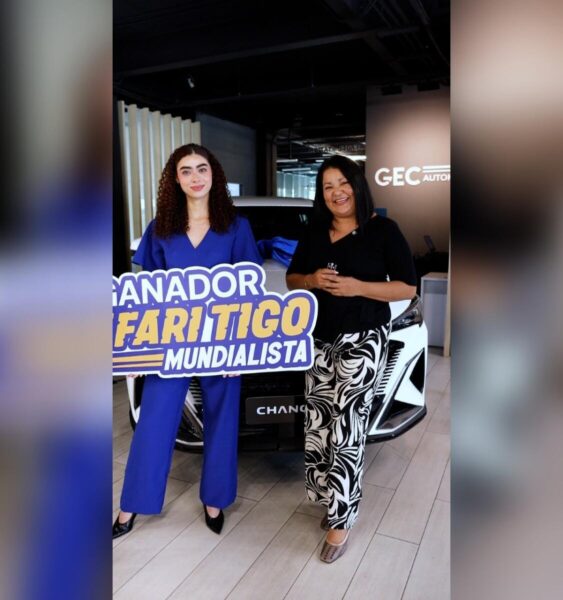 Tigo entrega camionetas a ganadores de Safari Mundialista