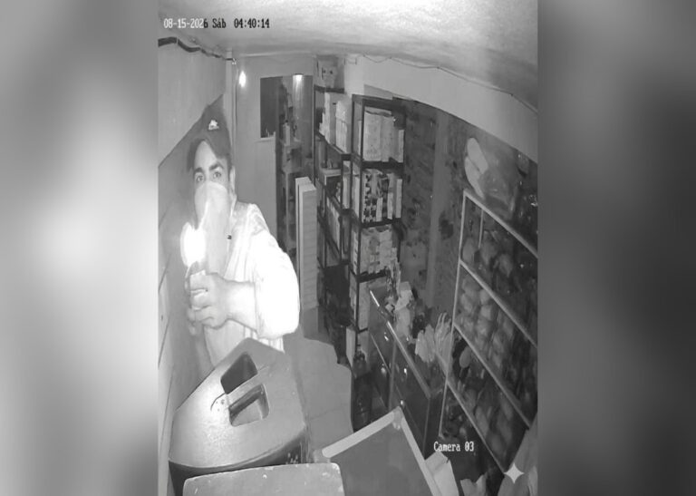 Graban robo a tienda de celulares en Jinotega y buscan al ladrón