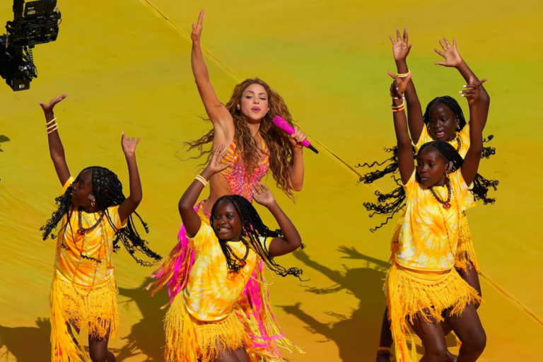 ¡Shakira sorprende al mundo y lanza la versión en español de “Dai Dai”!
