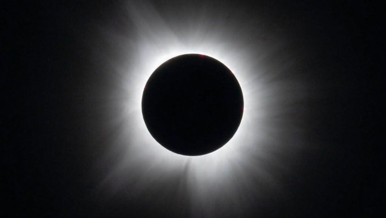 NASA explica dónde ver el eclipse solar total del 12 de agosto