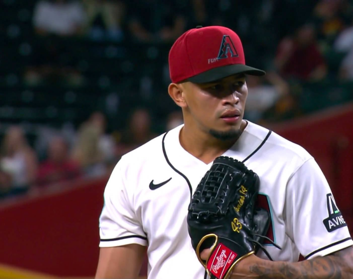 Jonathan Loáisiga trabajó una entrada ante los Padres de San Diego