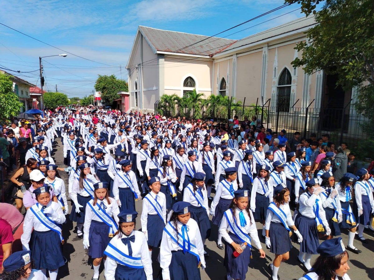 Arrancan desfiles escolares en saludo a las fiestas patrias en Nicaragua